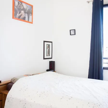 Charming With A Balcony Near The Quays